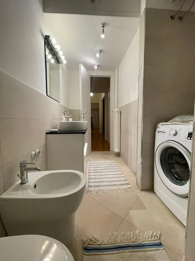 Easy Room Italy Balcony Milan 0*,  Italy